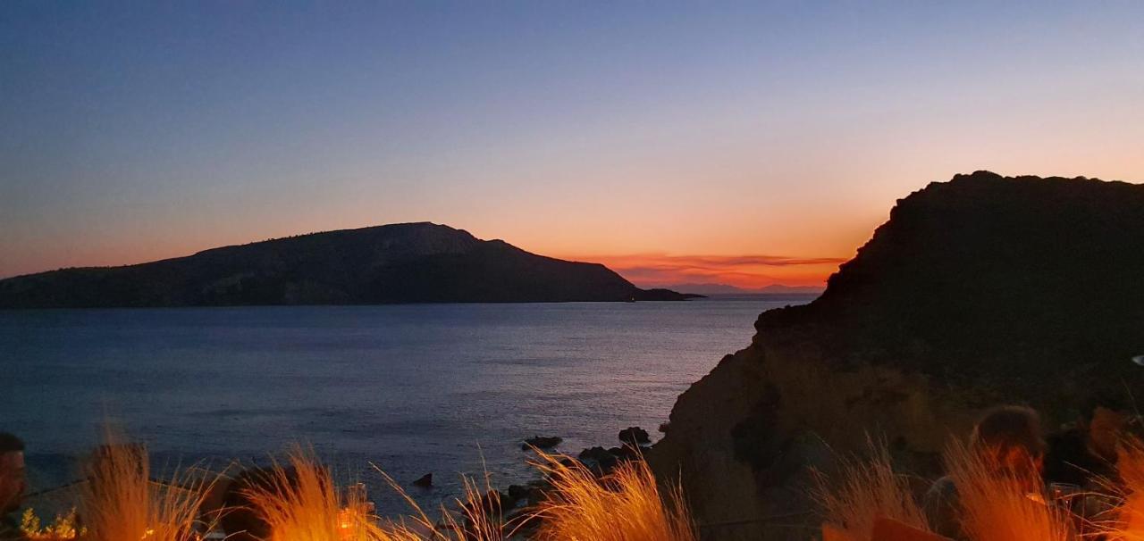 Sea & Mountain Apartment Close To Port And City Lávrion エクステリア 写真