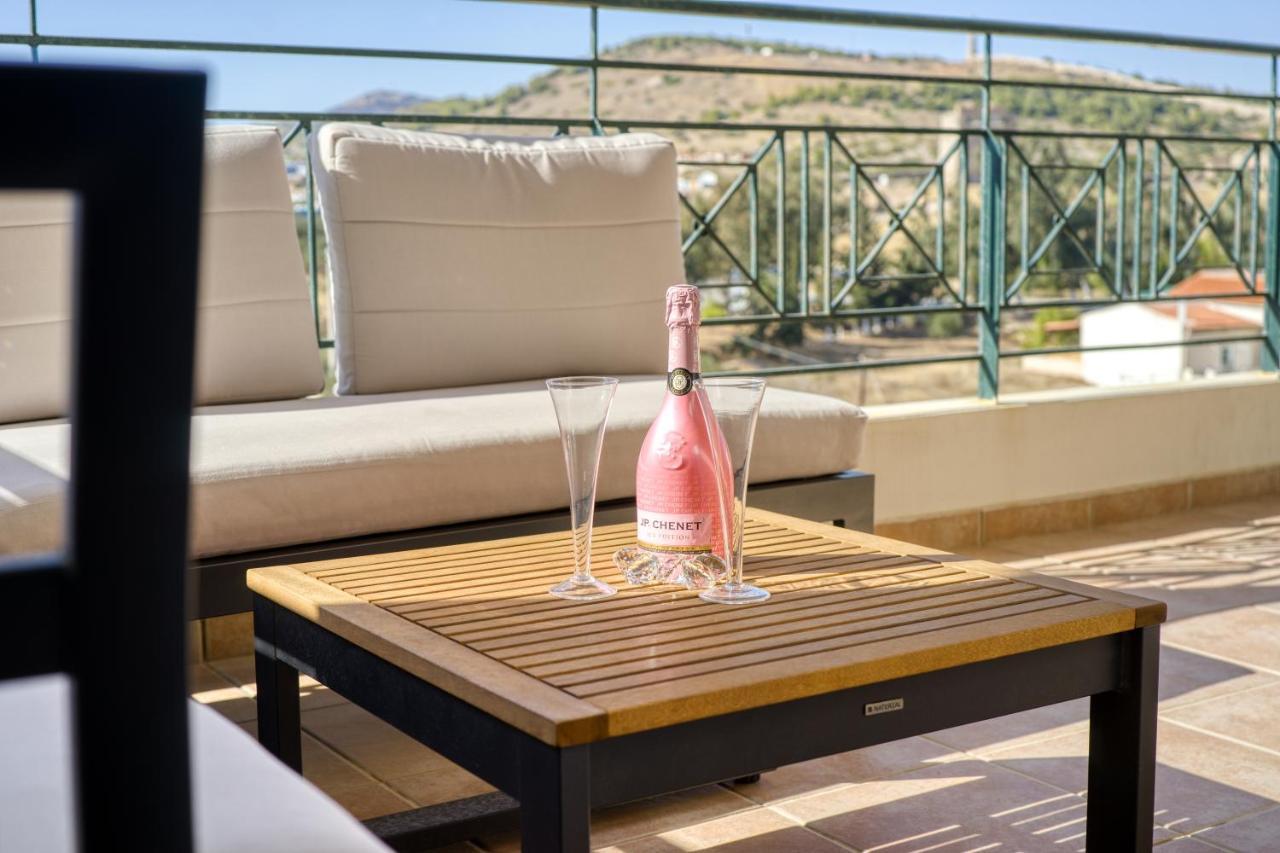 Sea & Mountain Apartment Close To Port And City Lávrion エクステリア 写真
