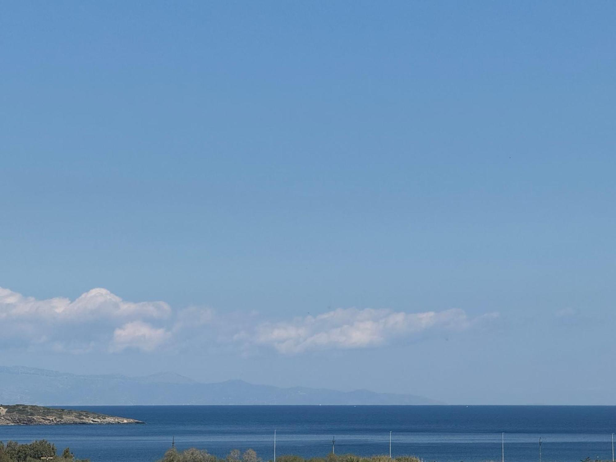 Sea & Mountain Apartment Close To Port And City Lávrion エクステリア 写真