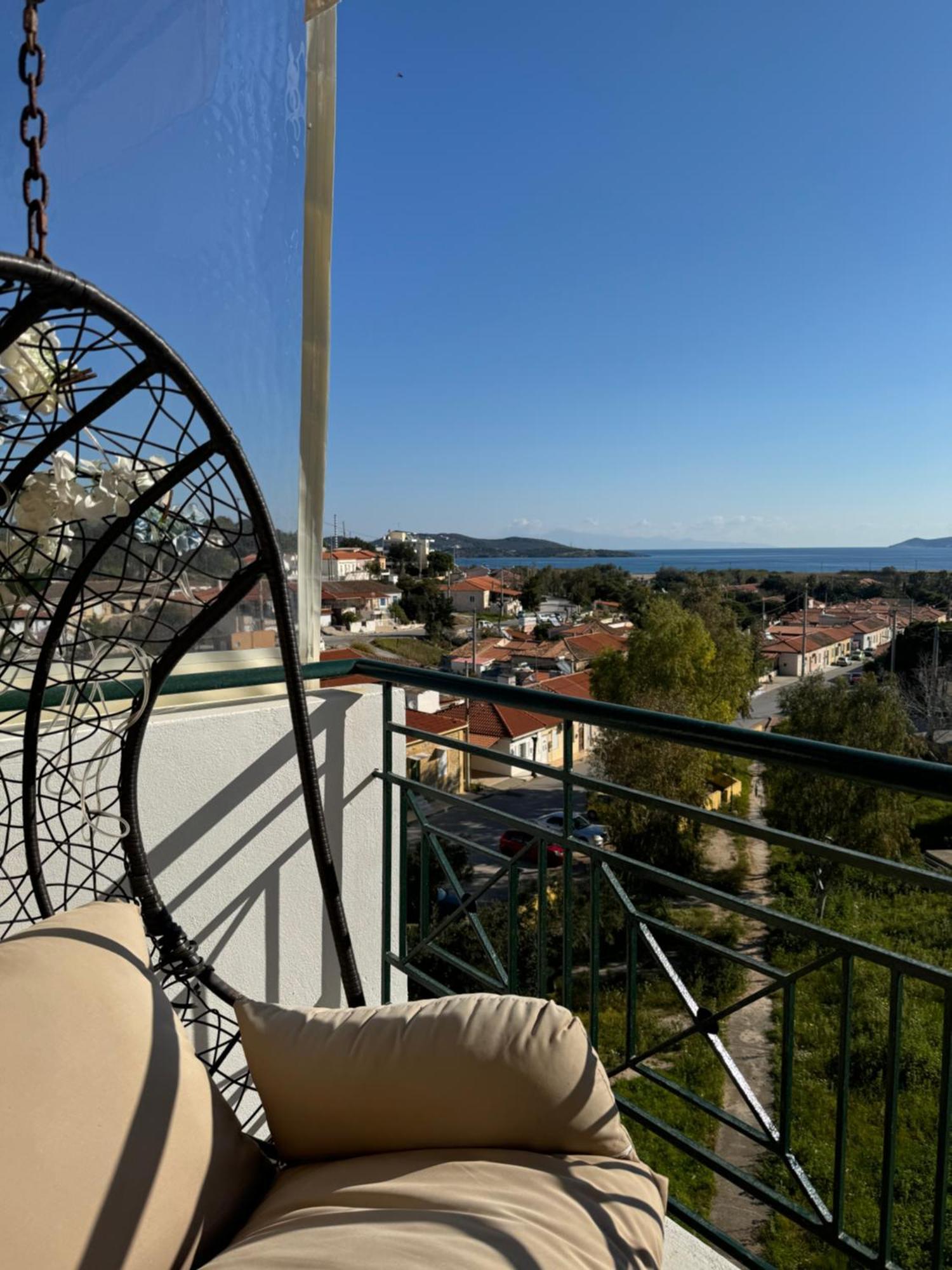 Sea & Mountain Apartment Close To Port And City Lávrion エクステリア 写真