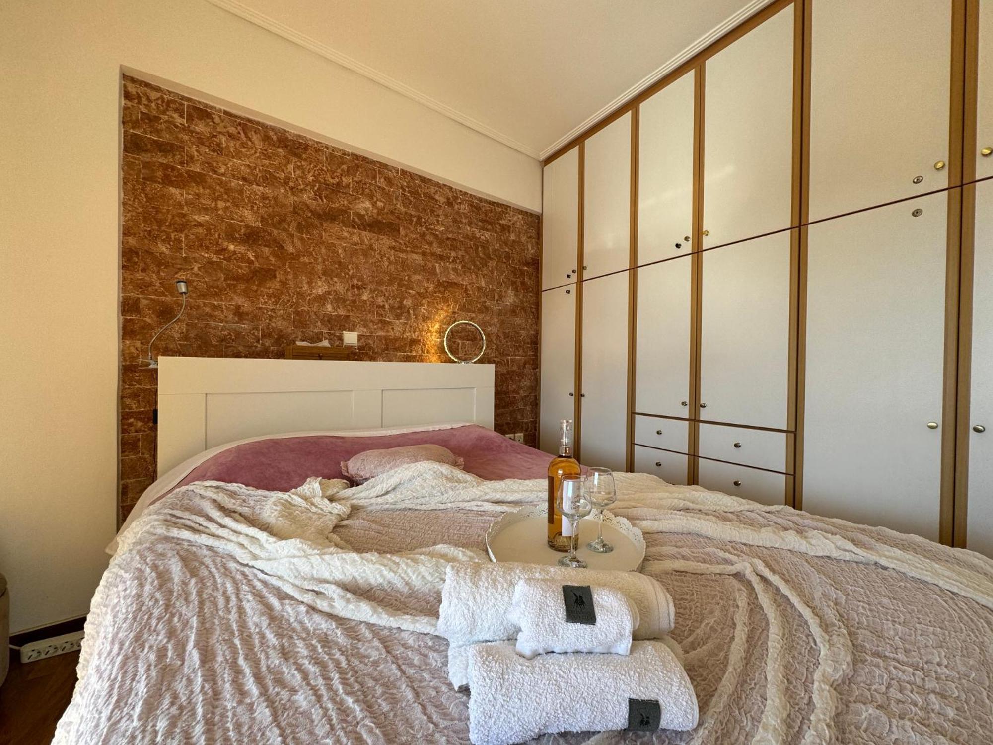 Sea & Mountain Apartment Close To Port And City Lávrion エクステリア 写真